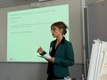 Aufnahme von Esther Herfurth während ihres Vortrags.
