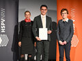 V.l.n.r.: stellv. Studiengangsleiterin Prof. Dr. Annegret Frankewitsch, Niko Jean Aidinis, HSPV-Vizepräsidentin Prof. Dr. Iris Wiesner.