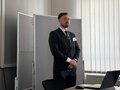 Aufnahme von Dr. Alexander Arntz während seines Vortrags.
