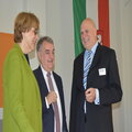 V.l.n.r.: Dr. Katharina Giere, Polizeipräsidentin Bielefeld, NRW-Innenminister Herbert Reul und Reinhard Mokros, Präsident der FHöV NRW. (Foto: Esther Weber, FHöV NRW)