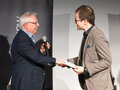 Studiengangsleiter Prof. Dr. Henrique Ricardo Otten (links) und Jahrgangsbester Sascha Sebastian Rühl.